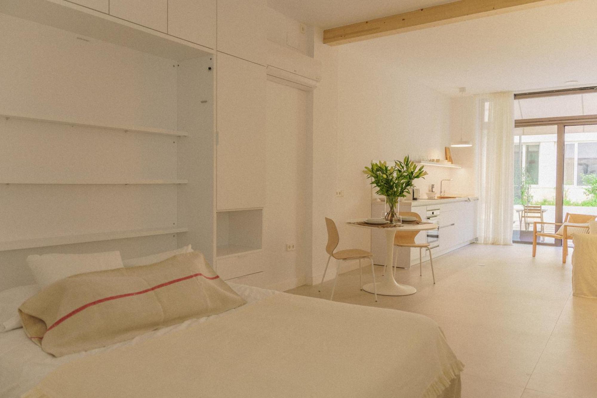 Luca Oliva Homes Riverside Studio Севилья Экстерьер фото