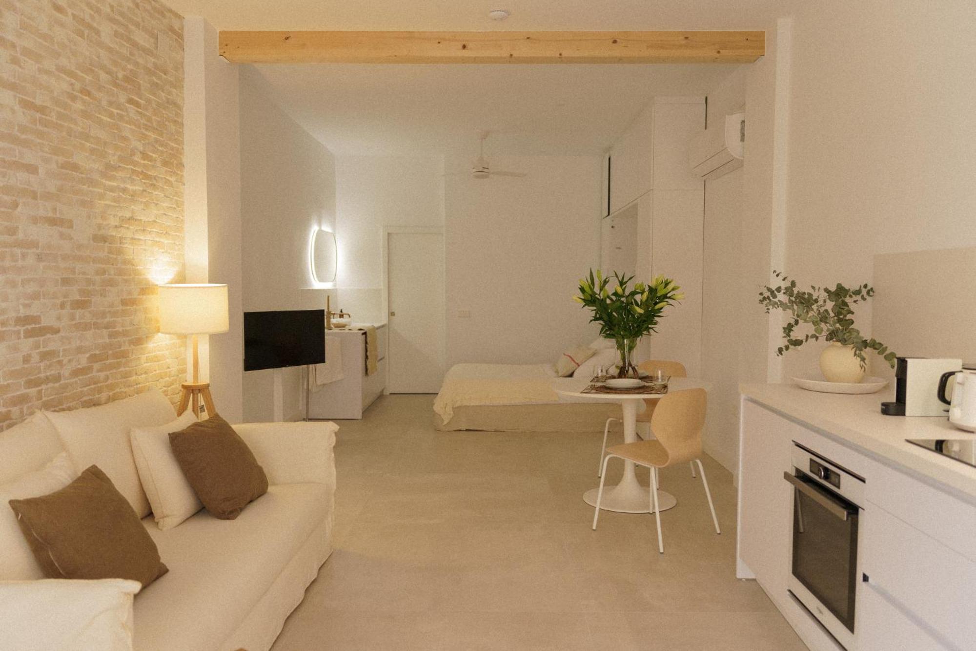 Luca Oliva Homes Riverside Studio Севилья Экстерьер фото
